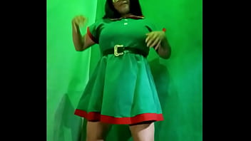 Stepdad is in a bad mood and i send him homemade porn dressed as a sexy elf so that he gets happy and horny