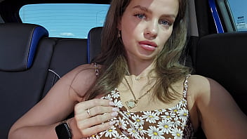 I tease the taxi driver with my pussy