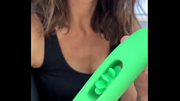 Let's #unboxing and #test my new vivifie offcl in my car white i'm waiting for my date #vivifie #amateur #asmr