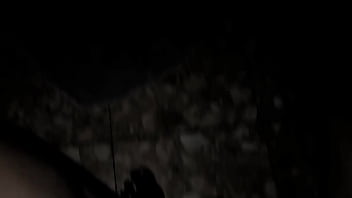 Halloween sega e perversione con un cazzo enorme nella camera da letto della matrigna figliastro spia la matrigna in doccia e si eccita si sega e sborra forte in maschera