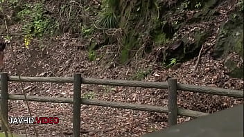 Maya’s Wild Public Pleasure Session Under The Sun thumbnail