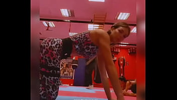 La shey shey bien puta en el gim