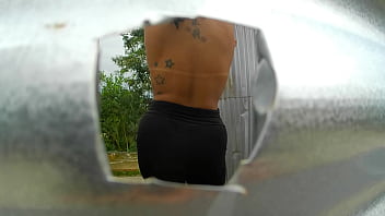 Mujer Grabada En Cabina Al Aire Libre Ass thumbnail