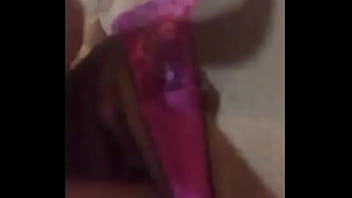 Rica masturbada en casita