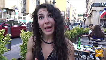 Sa belle queue va défoncer ma chatte