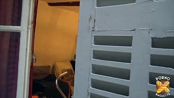 Sa belle queue va défoncer ma chatte