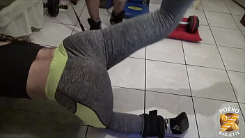 Sa belle queue va défoncer ma chatte