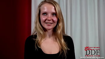 Goldie and her fine tootsies