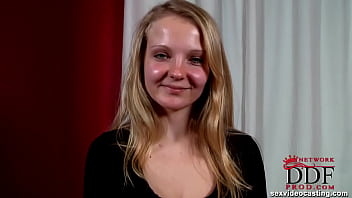 Goldie and her fine tootsies