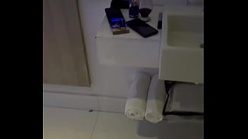 Ela engoliu o pau dele inteirinho