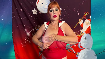 Old mature sucks cock & plays with two toys to cum for christmas in july