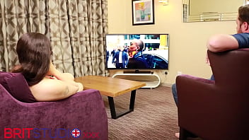 British 19 year old gives her older boyfriend an oily handjob on the couch