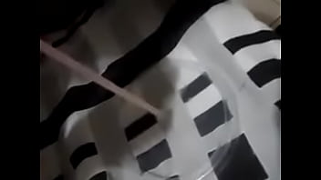 Minha safada tomando leite no canudinho