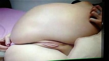 Amateur chubby chick fucking herself