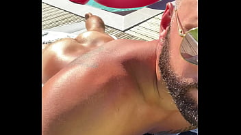 Bientôt Les Vacances Au Cap Mission Bronzage Du Cul Tout Blanc thumbnail