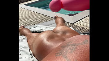 Bientôt les vacances au cap mission bronzage du cul tout blanc