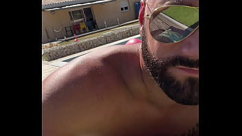 Bientôt les vacances au cap mission bronzage du cul tout blanc