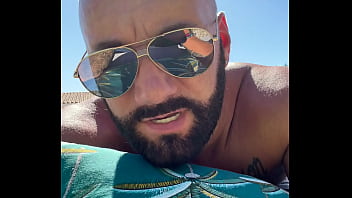 Bientôt les vacances au cap mission bronzage du cul tout blanc