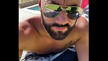 Bientôt les vacances au cap mission bronzage du cul tout blanc