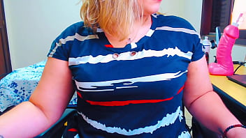 Entiado da minha vizinha me descobriu e pediu para me foder