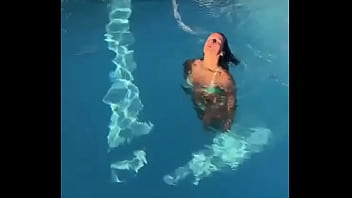 Coucou mes coquinous il fait beau il fait chaud alors hop un petit