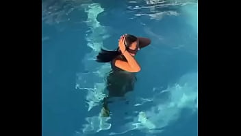 Coucou mes coquinous il fait beau il fait chaud alors hop un petit