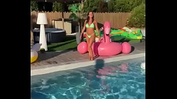 Coucou mes coquinous il fait beau il fait chaud alors hop un petit