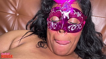 Casada plus size fodendo muito num gangbang com fisting