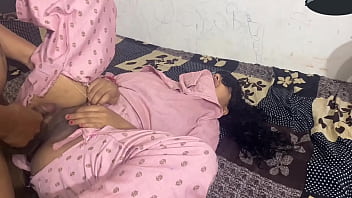 Follando a la vecina cachonda en pijama