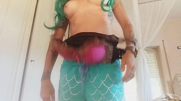 My stepsister tries on her new bikini she doesn't know she is being watched by me