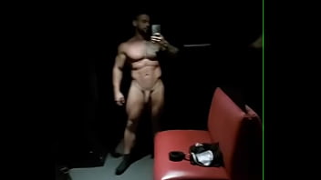 Logo logo em nossas plataformas o leotitochavess fazendo conteudos exclusivos e cheio de tesão