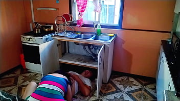 A Horny Woman Seduces The Plumber thumbnail