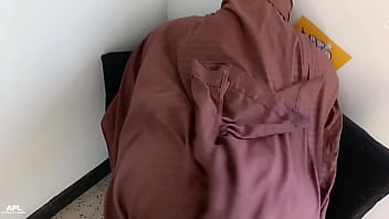 Jugando y grabando porno amateur con la puta de mi novia parte 1