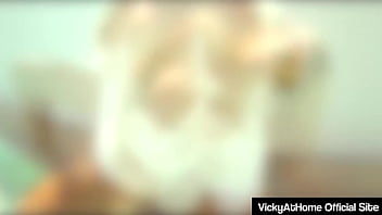 Nasty vicky vette loves drilling her pussy with a dildo in the pool