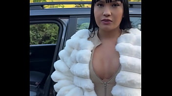 Blogueira carioca fode com entregador de pizza do ifood sem camisinha