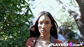 Sexy ebony babe exposed her amazing body and posed totally naked Sexy ebony babe exposed her amazing body and posed totally naked