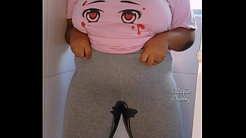 Bbw ebony peeing on leggings