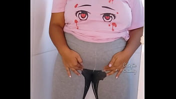 Bbw ebony peeing on leggings