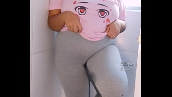 Bbw ebony peeing on leggings