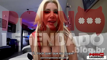 Legenda enteado cuidando das necessidades da sua madrasta enquanto pai não esta em casa