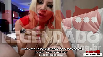 Legenda enteado cuidando das necessidades da sua madrasta enquanto pai não esta em casa