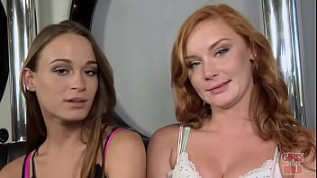 Redheads love to eat pussy