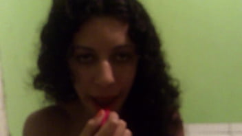 Jade cristal rj no quarto verde com comedor