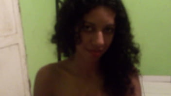 Jade cristal rj no quarto verde com comedor