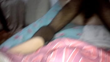 Amante da esposa fodendo e humilhando marido corno