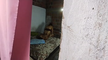 Veo a la puta de mi madrastra follándose al amigo de mi papá casi la descubren Veo a la puta de mi madrastra follándose al amigo de mi papá casi la descubren