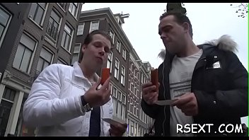 Brunette amber's vag stretched wide