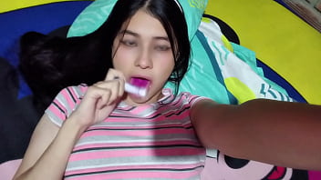 Colombiana se toca su pussy y sus tetas