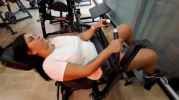 Academia da suada tesuda e gozando gostoso