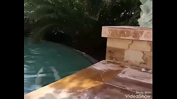 Who is she quien es ella